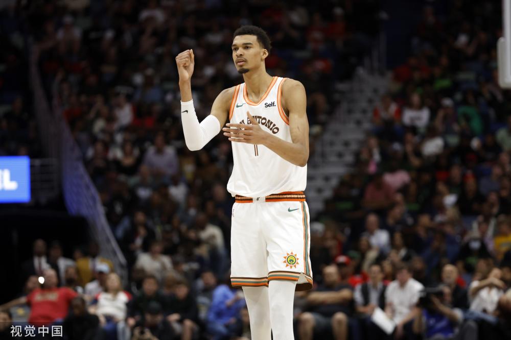 一个充满戏 一个充满戏