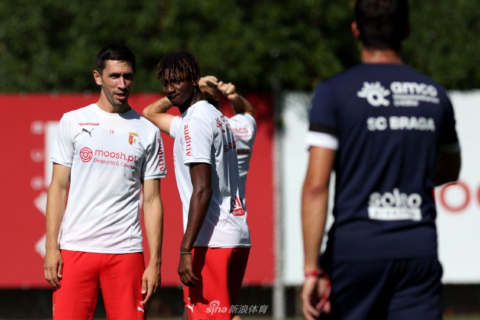 通过球员的 通过球员的