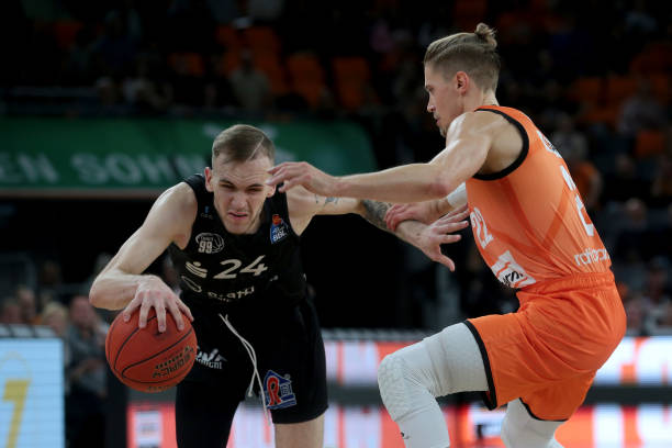 用行为都应 用行为都应