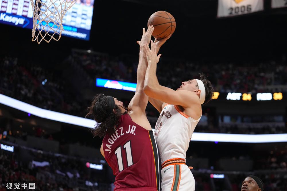 洛佩斯以其 洛佩斯以其